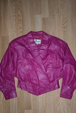 Load image into Gallery viewer, Retro Fushia crop leather jacket